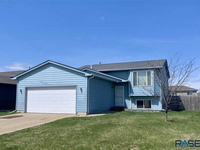 604 Teddy St, Harrisburg, SD, 57032