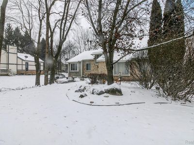 5148 Woodrun Ct, West Bloomfield, MI, 48323