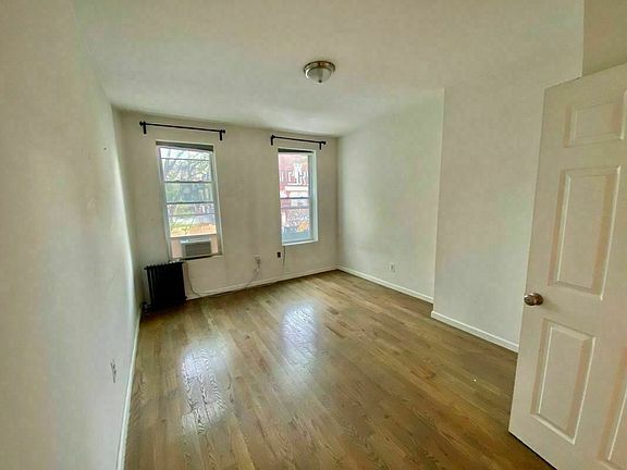 3rd image of 184 Meserole St #2L