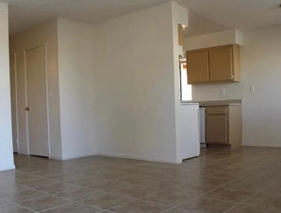2 bed, 800 sqft, $1,395 — Photo 2