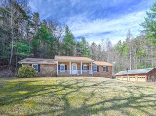 4886 Green River Rd, Zirconia, NC 28790