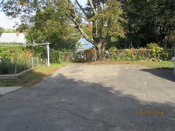 3rd image of 16 Pearl St #1
