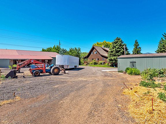 5th image of 2715 8th St SE