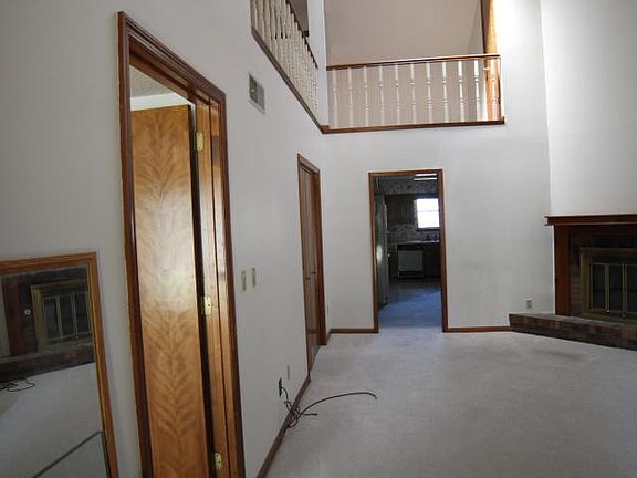 3rd image of 1291 Village Green Dr
