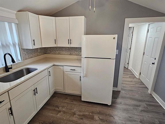 4th image of 425 Ardmore Rd #3