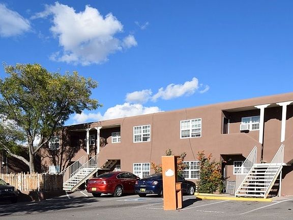 2nd image of 3226 Rufina St