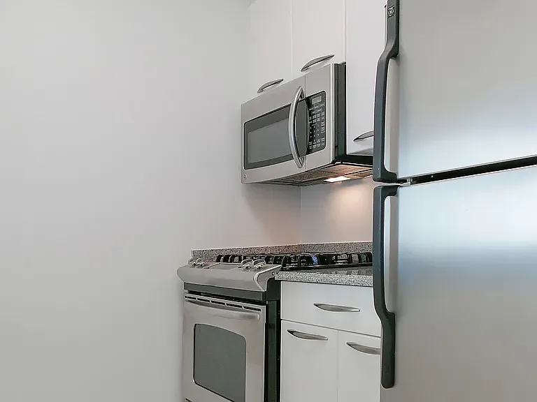 150 E 44th St #45D — Photo 7
