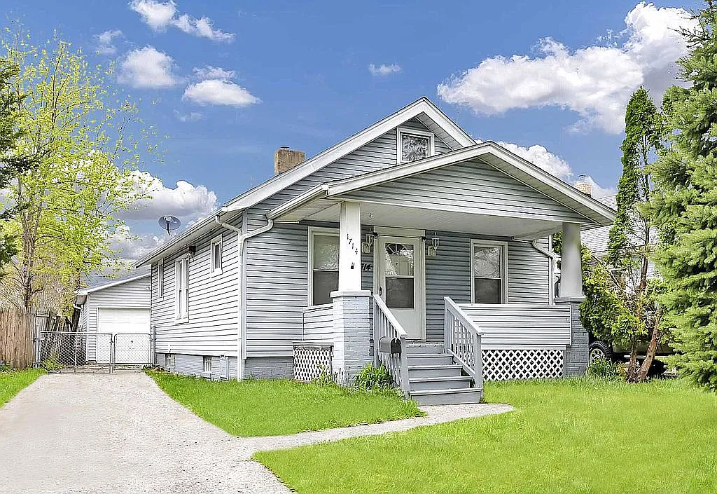1714 Creston Ave photo 1