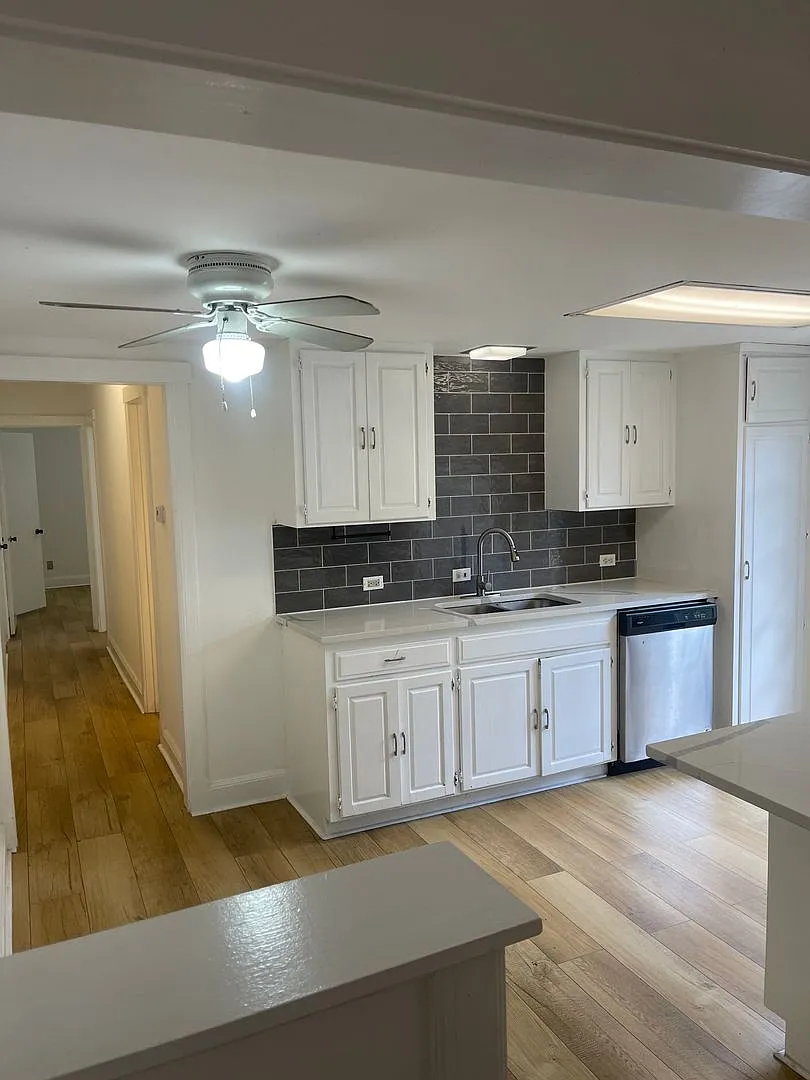 202 S Willomet Ave — Photo 3