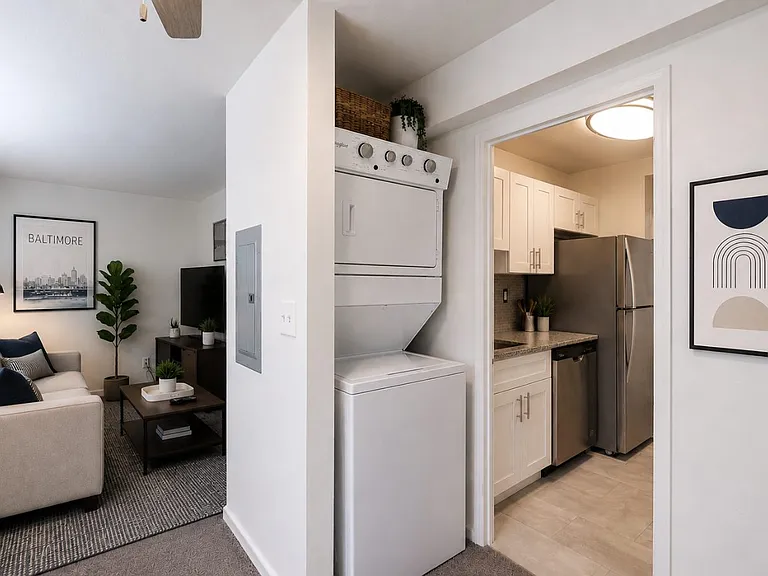 The Carlyle Apartment Homes — Photo 3