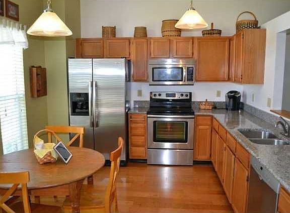 3rd image of 10701 Northfield Pl