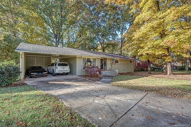 1st image of 609 Derby Ct