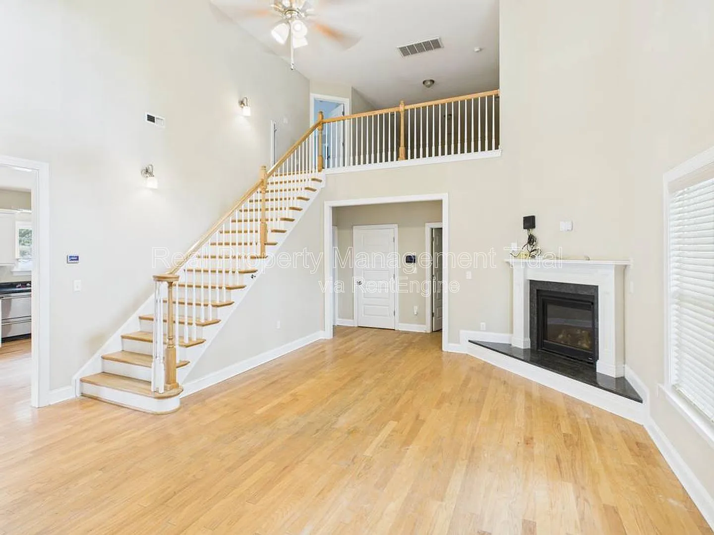 4 bed, 3.5 bath, 3036 sqft, $2,995 — Photo 4