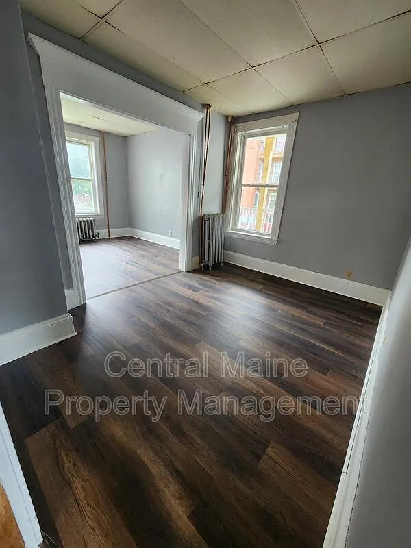 3 bed, 1.0 bath, $1,500 — Photo 4