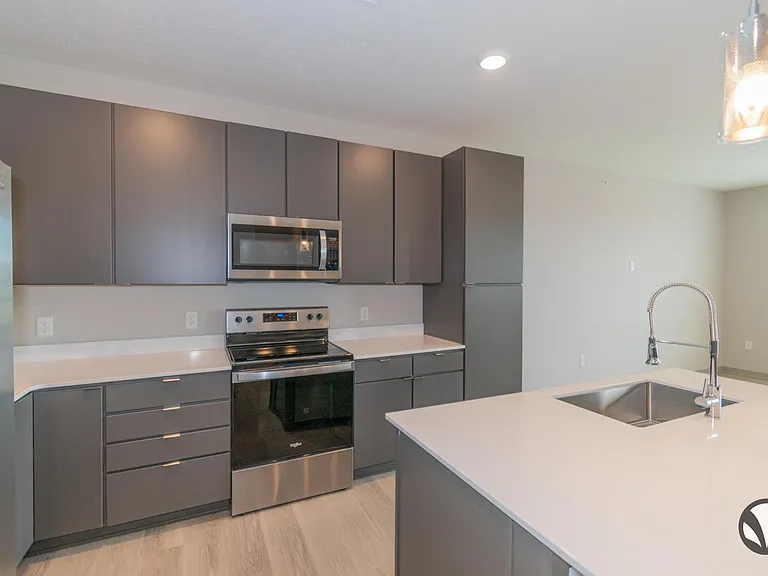 Chateau at Yankee Hill Apartments — Photo 55
