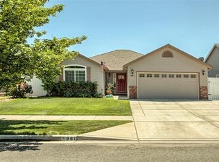 961 Highbury Dr, Medford, OR 97501
