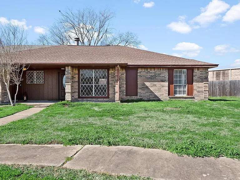 3706 Westmeadow Dr — Photo 1