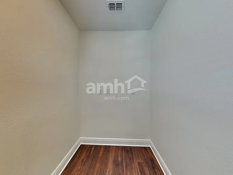 27207 Saint Andrews Ave — Photo 13