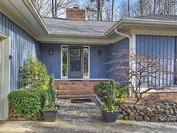 2nd image of 6535 Pensford Ln