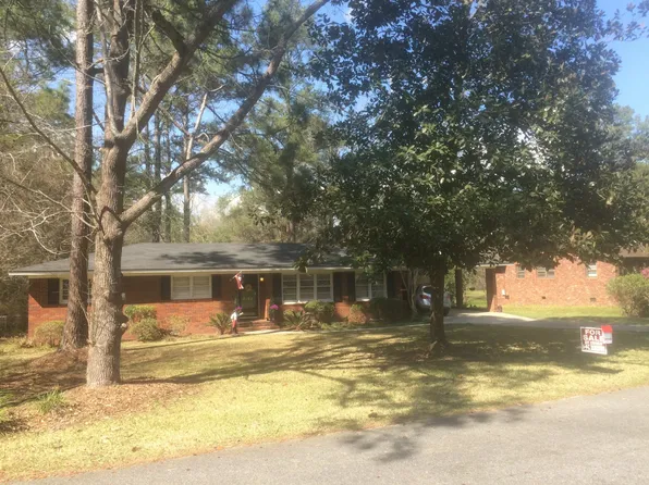 2422 Meadowbrook Dr, Valdosta, GA 31602