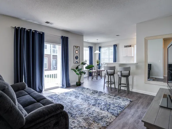 Sterling Glen Apartments