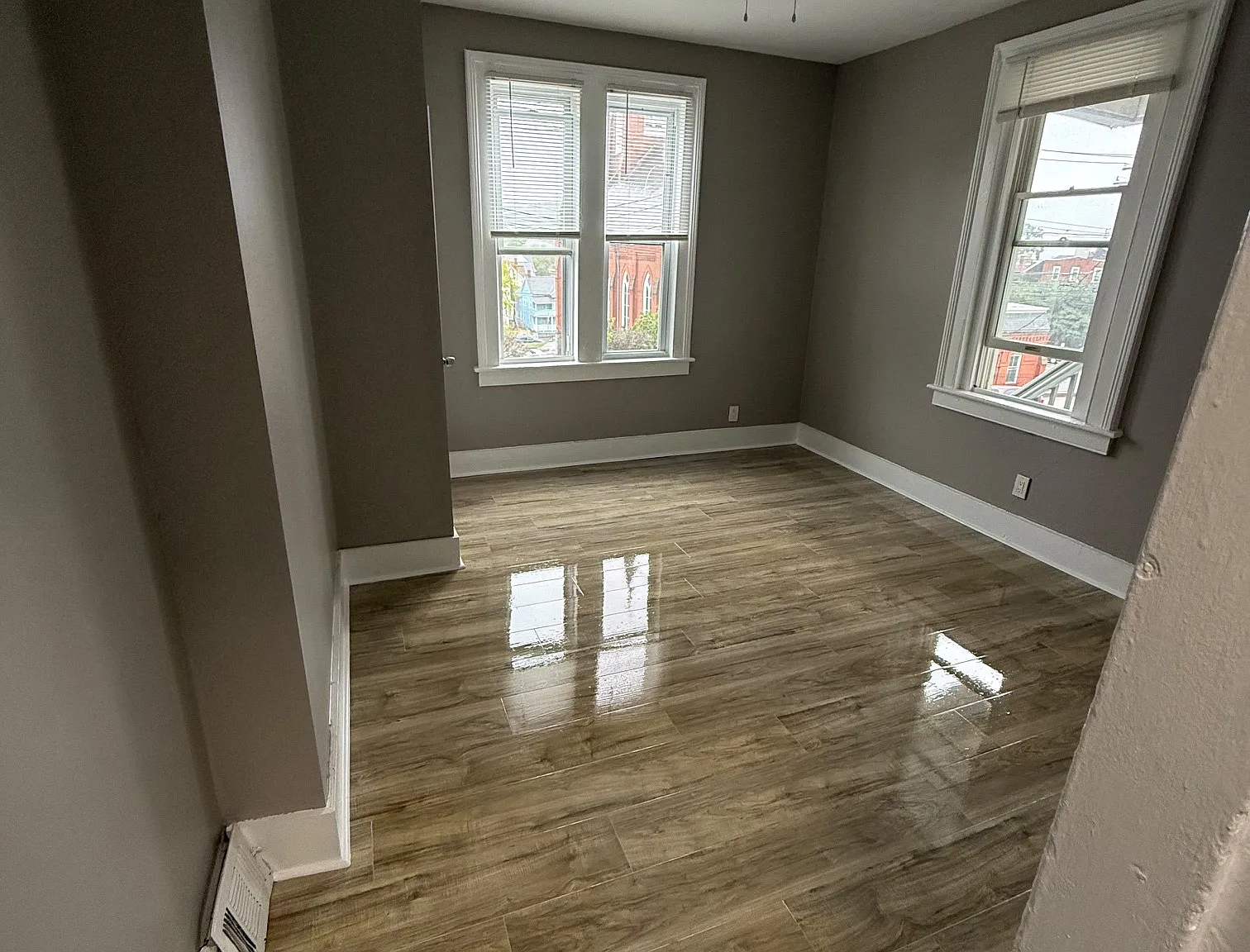 3 bed, 2746 sqft, $2,400 — Photo 3