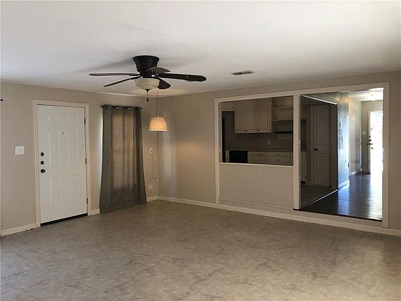 5th image of 462 Glenmore St