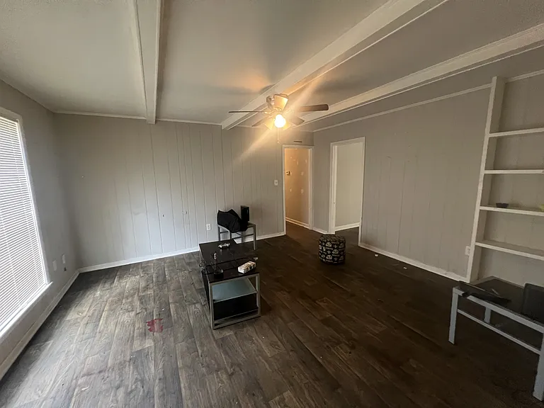 2915 Longwood Dr — Photo 5