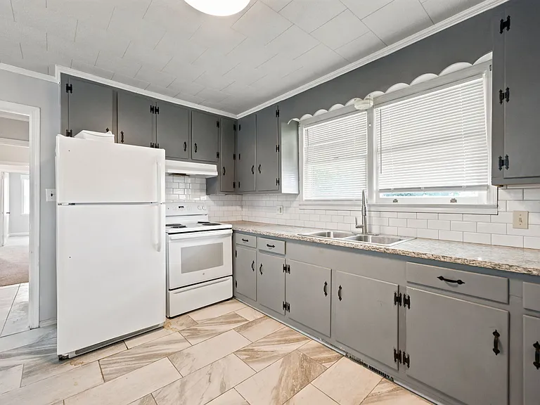 3604 Hydrangea St — Photo 7