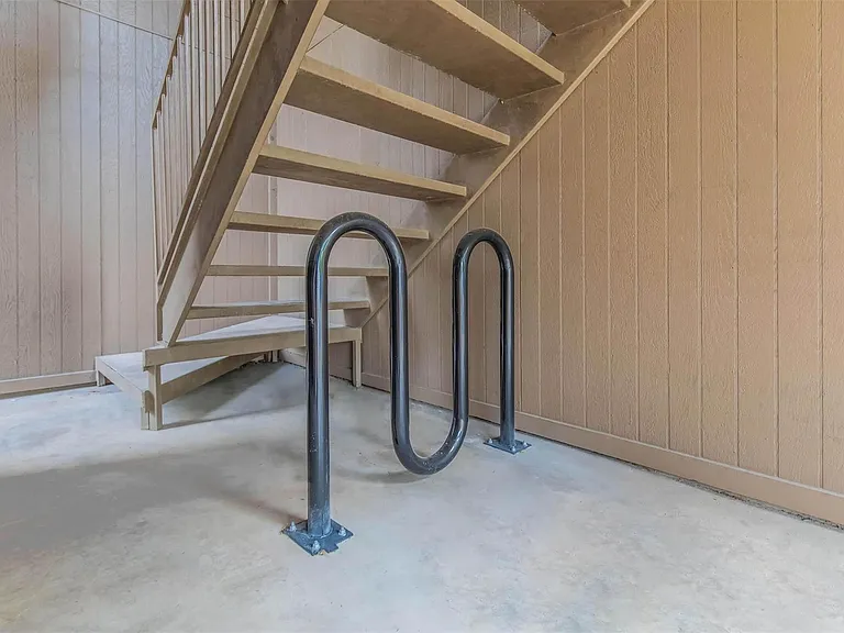 4415 Avenue B #101 — Photo 20