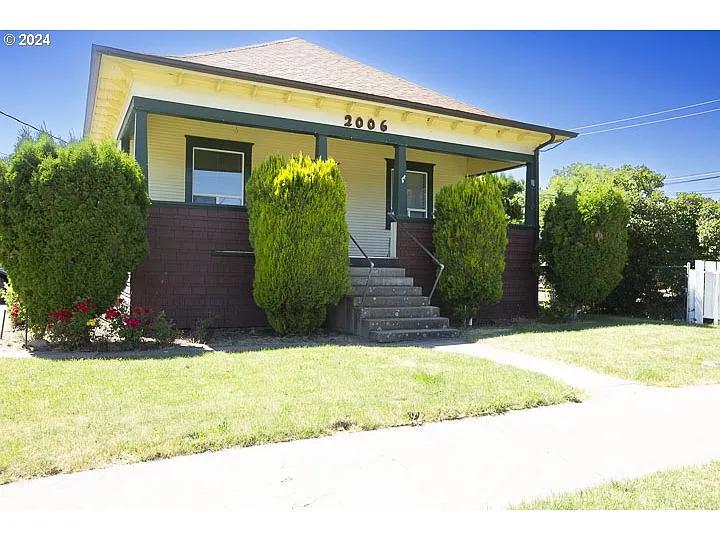 2006 N Greenwood St photo 1