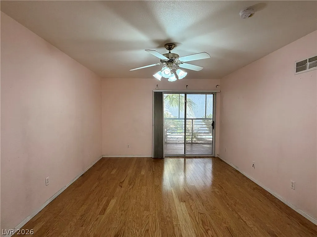 2 bed, 2.0 bath, 1073 sqft, $1,175 — Photo 4
