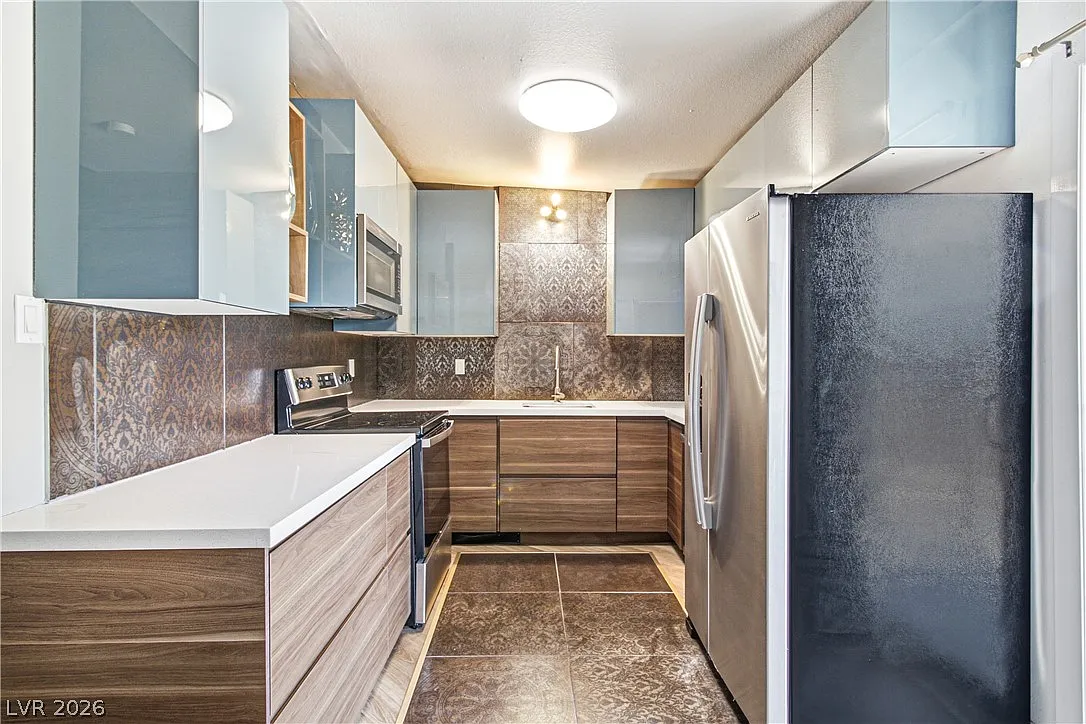 2 bed, 1.0 bath, 1080 sqft, $1,750 — Photo 1