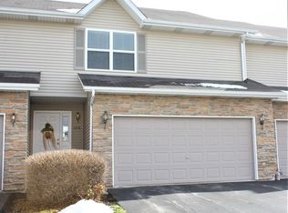 1218 Rose Dr, Sycamore, IL 60178