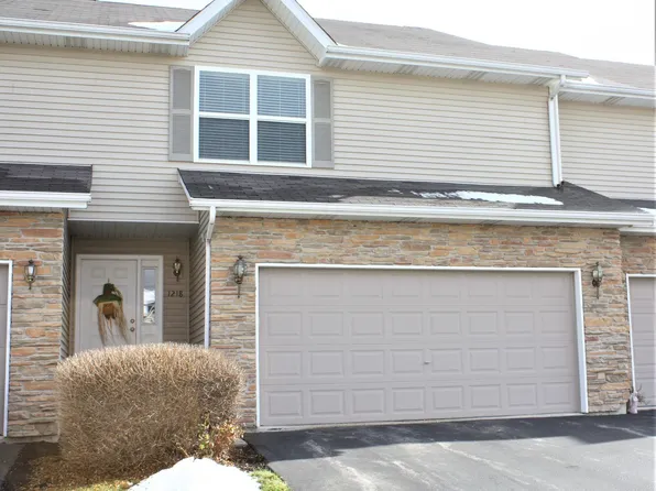 1218 Rose Dr, Sycamore, IL 60178