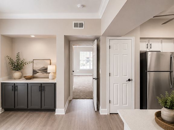 4th image of 2828 Hayes Rd APT 2725