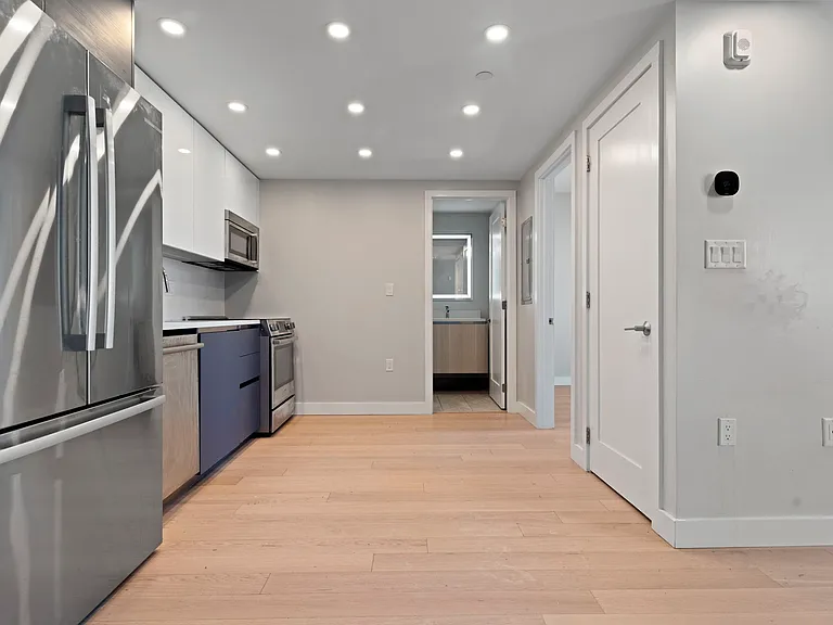932 Broadway #213 — Photo 8