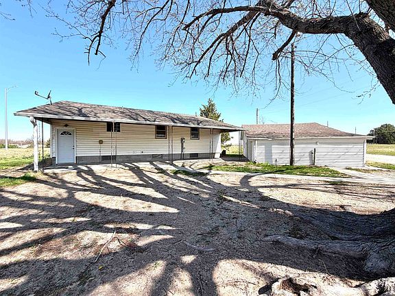 2nd image of 305 Beverly Rd