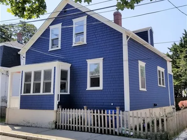 19 Stockholm St, Newport, RI 02840