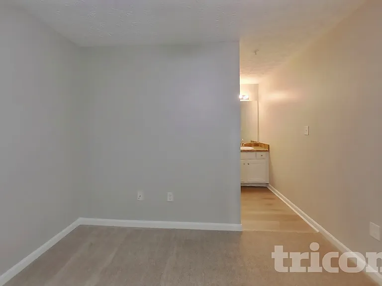 1030 Weatherwood Pl — Photo 9