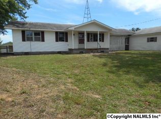 2082 Hickory Cir, Union Grove, AL 35175