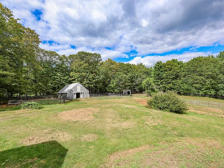 55 Holbrook Hill Rd — Photo 8