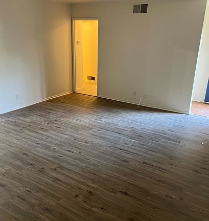 4th image of 7722 Brentwood Dr