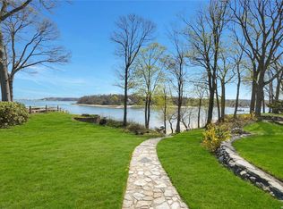 92 Dyke Rd, Setauket, NY 11733