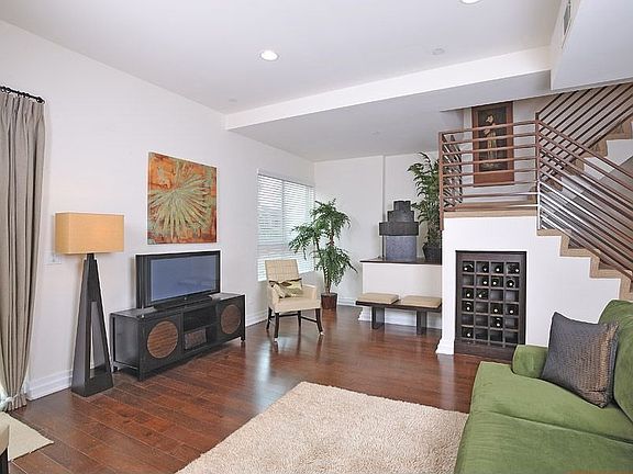 4th image of 2512 28th St APT 103
