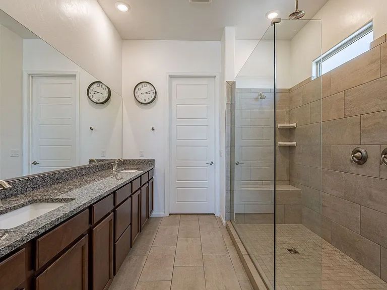 12442 N Appling Ave — Photo 33