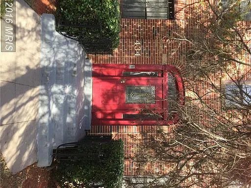 434 Mellon St SE photo 1