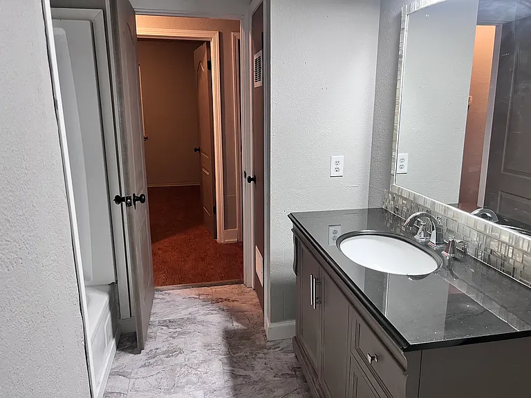 1107 Wilson St — Photo 34