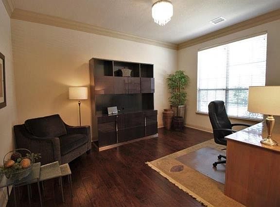 2nd image of 3106 Normandy Dr