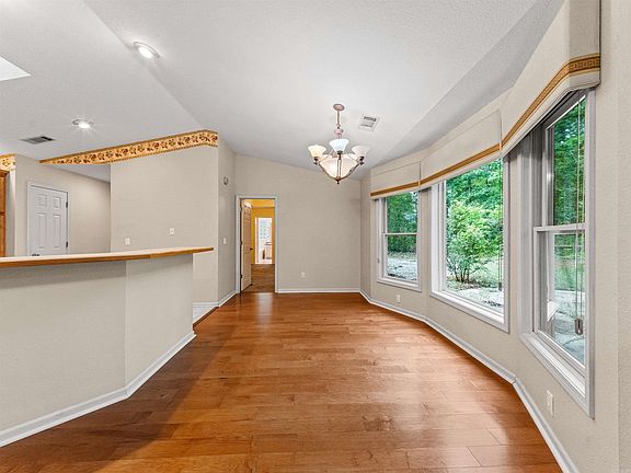 5th image of 27 Burgos Way
